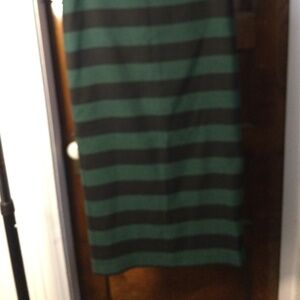 Mango Skirts MNG Green & Black Pencil Skirt …Super Cute